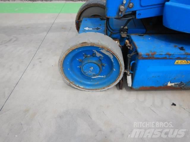 JLG E300AJP Kuukulkijat