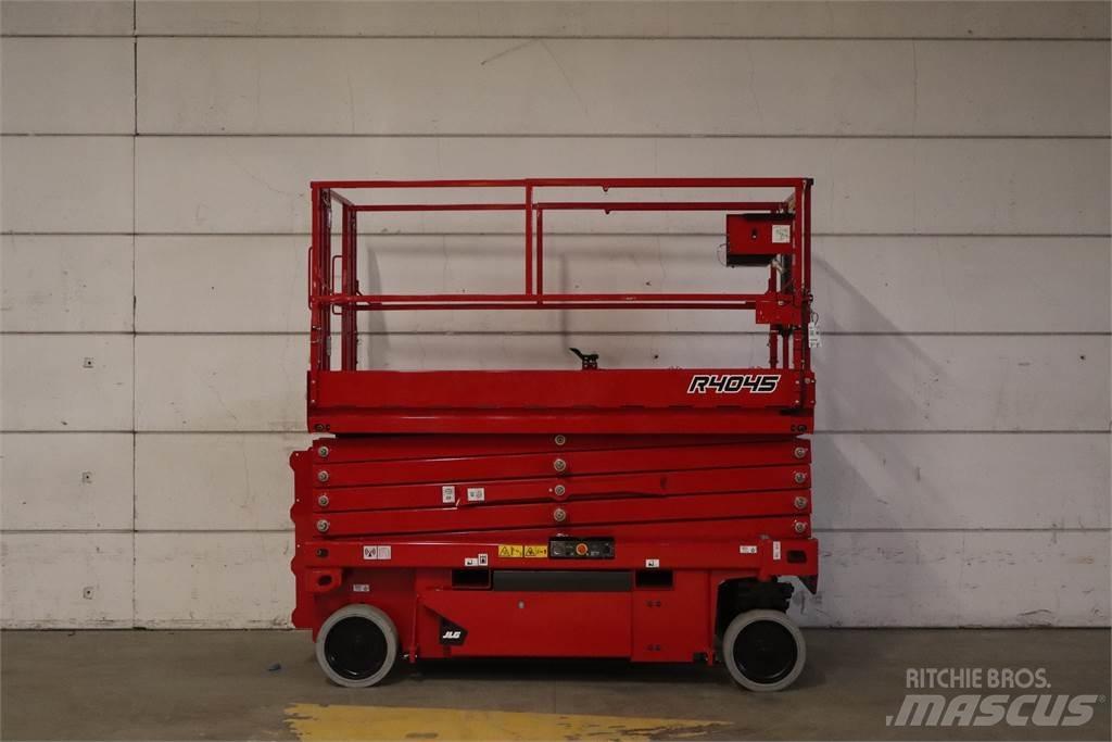 JLG R4045 Saksilavat