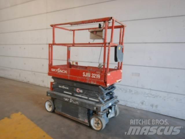 SkyJack SJ3219 Saksilavat