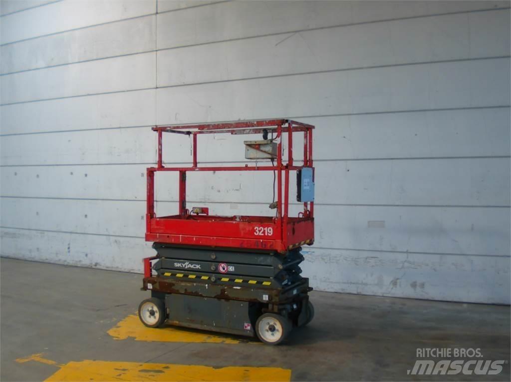 SkyJack SJ3219 Saksilavat