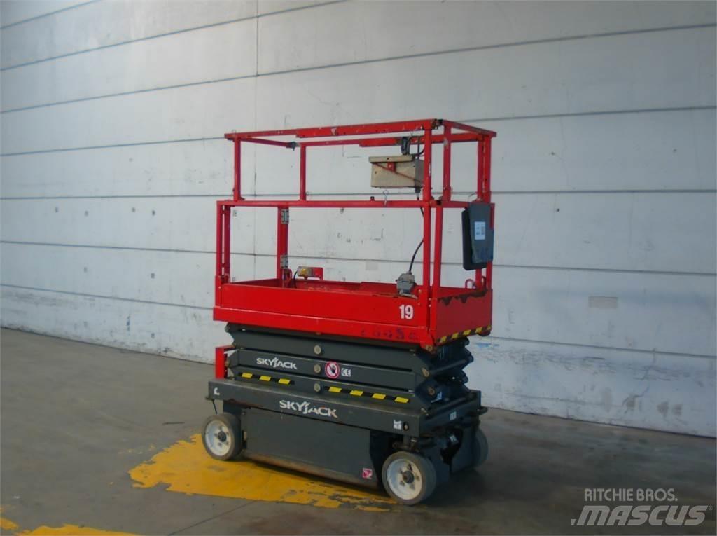 SkyJack SJ3219 Saksilavat