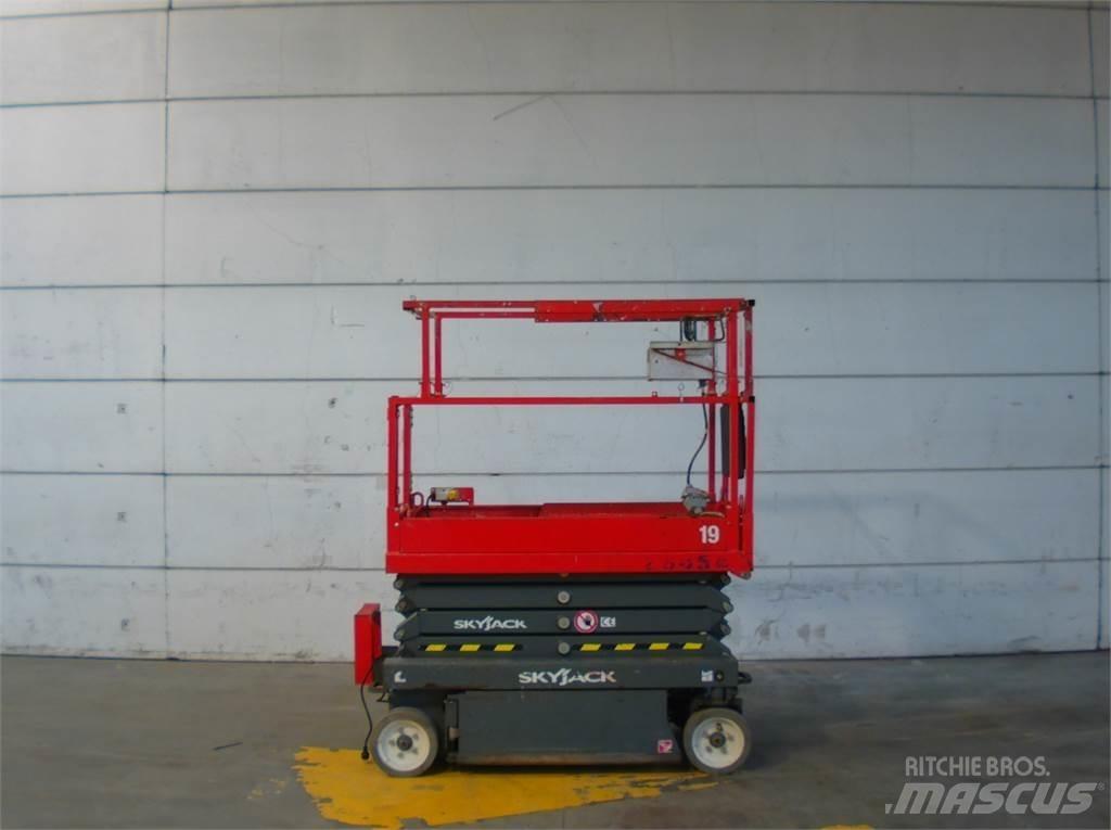 SkyJack SJ3219 Saksilavat