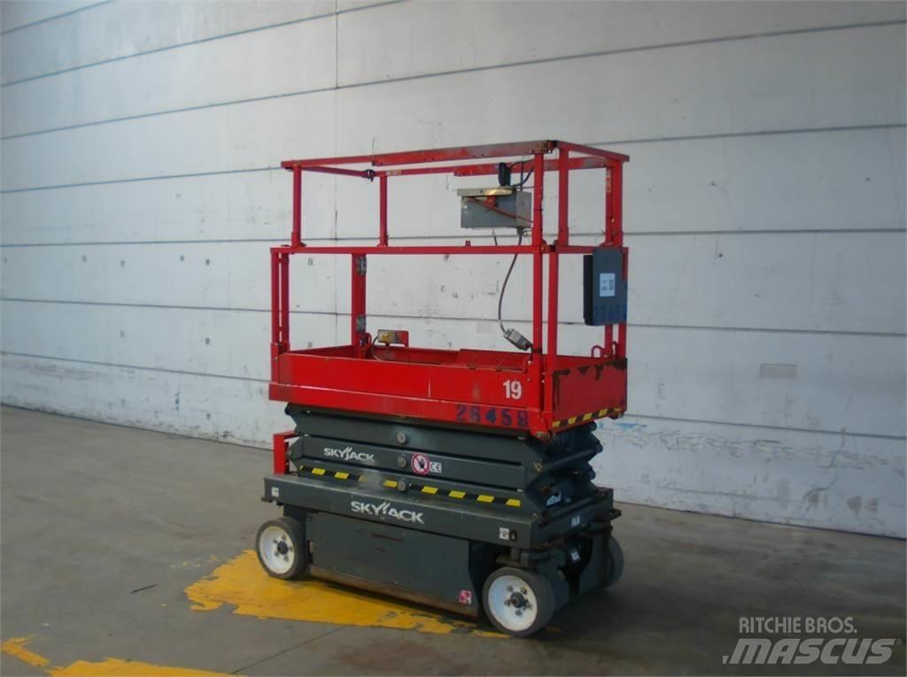 SkyJack SJ3219 Saksilavat