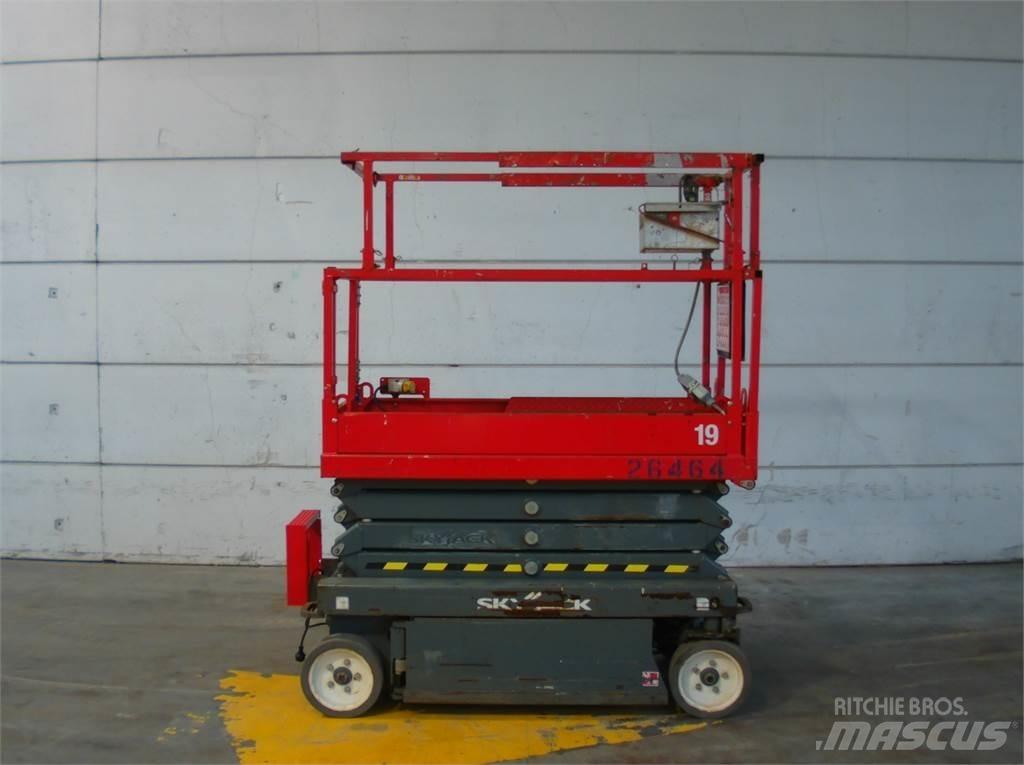 SkyJack SJ3219 Saksilavat