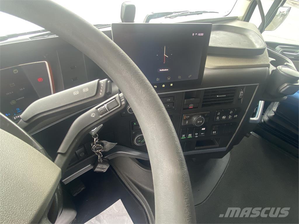 Volvo FH 500 6x4 Vetopöytäautot