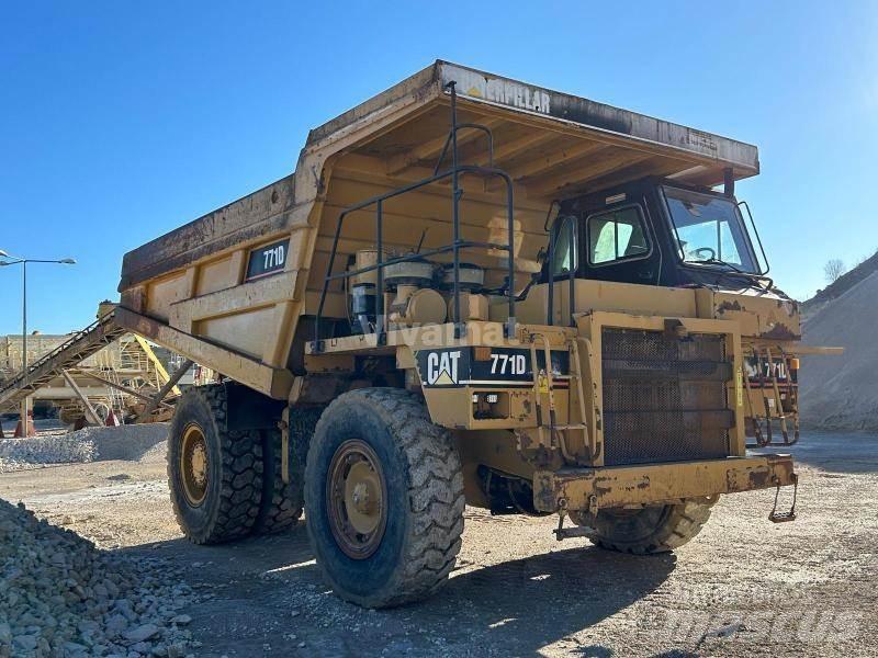 CAT 771D Maansiirtoautot