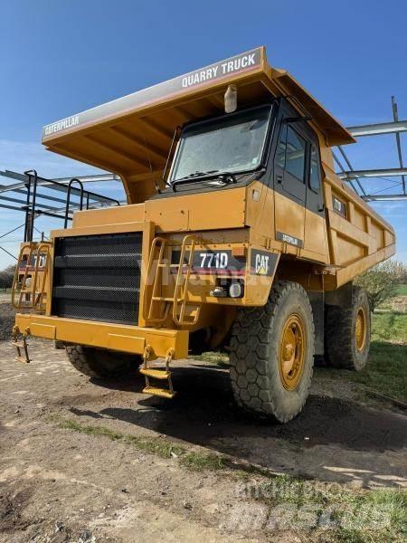 CAT 771D Maansiirtoautot