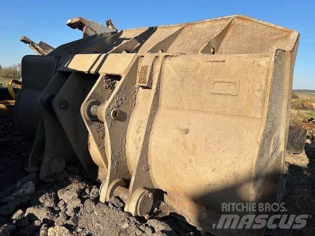 CAT 973D Kauhat