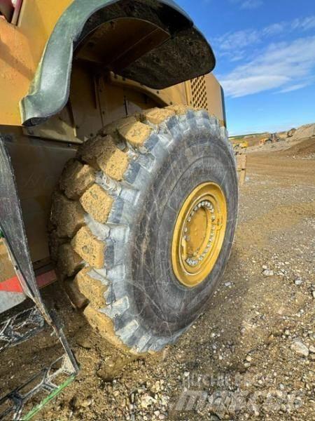 CAT 980M Pyöräkuormaajat