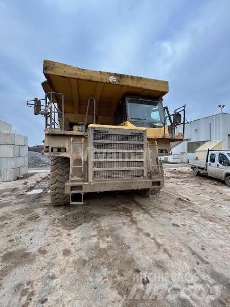 Komatsu HD605-7 Maansiirtoautot