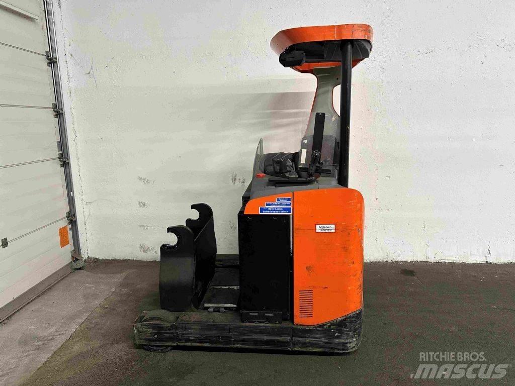 BT RRE 140 - TRIPLEX 8 m Työntömastotrukit