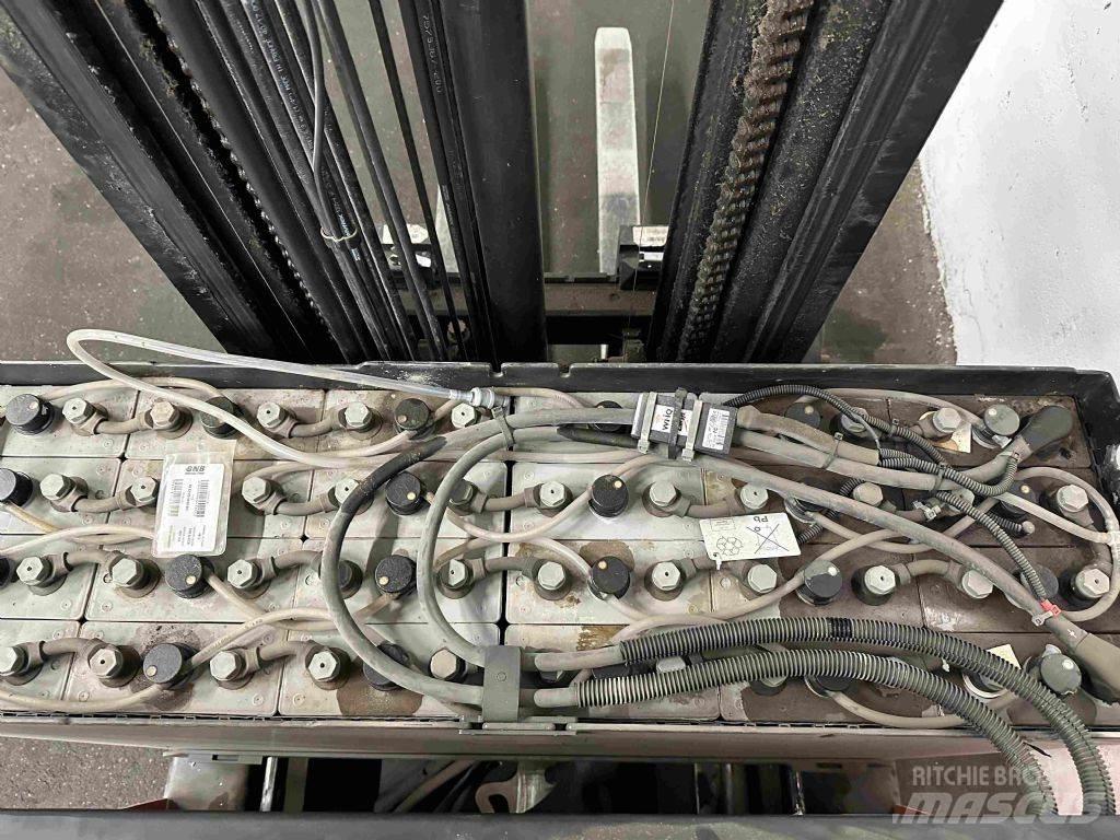 BT RRE 140 - TRIPLEX 9 m Työntömastotrukit