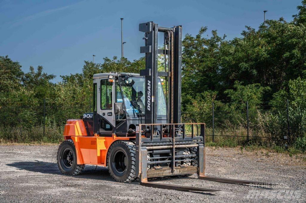 Doosan D 90-S-7 Dieseltrukit
