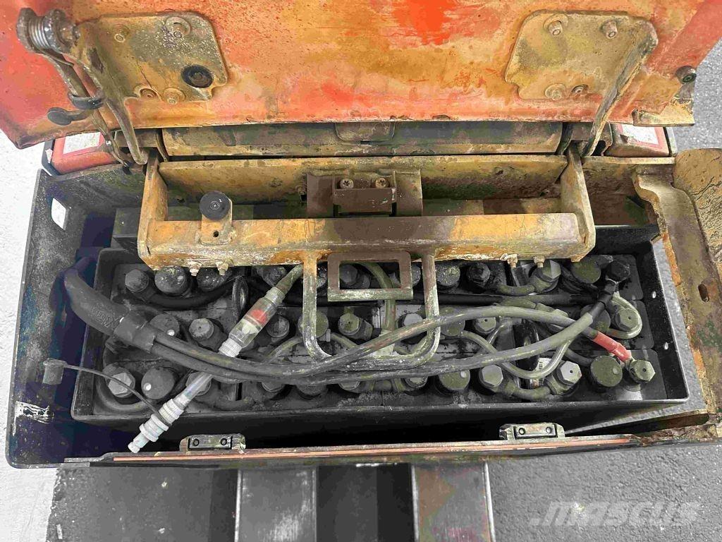 Toyota LPE 200 Lavansiirtotrukit