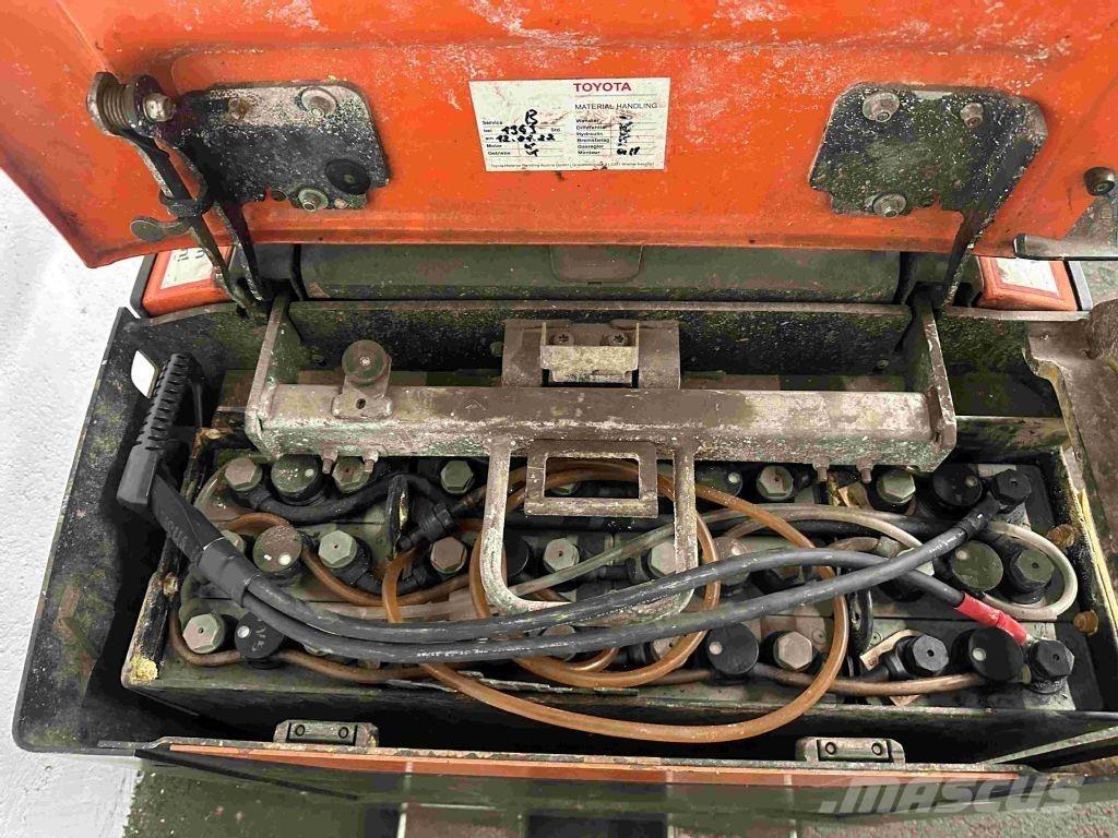 Toyota LPE 200 Lavansiirtotrukit