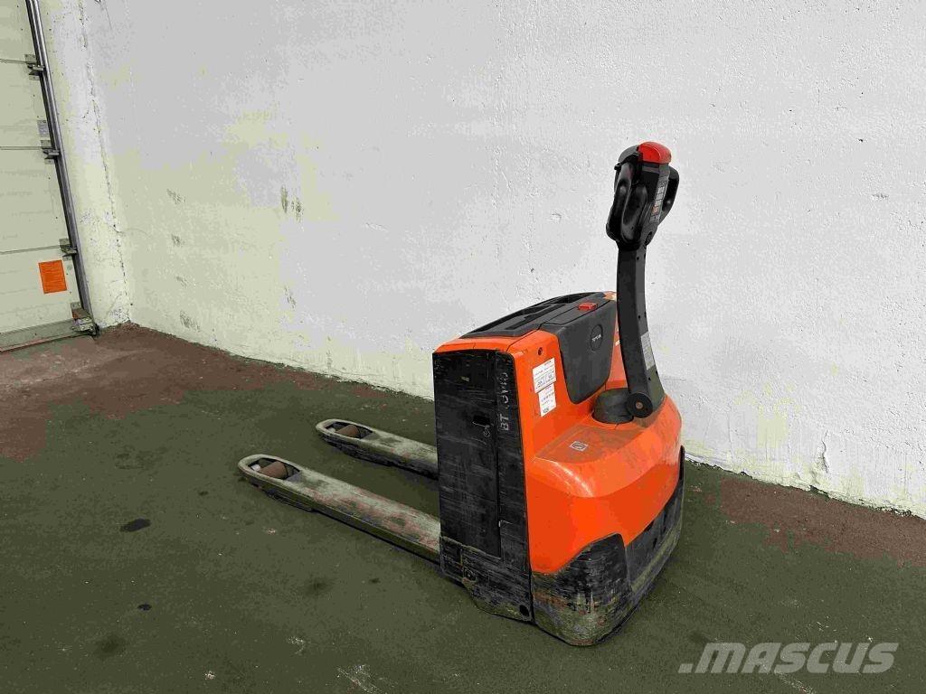 Toyota LWE 160 Lavansiirtotrukit