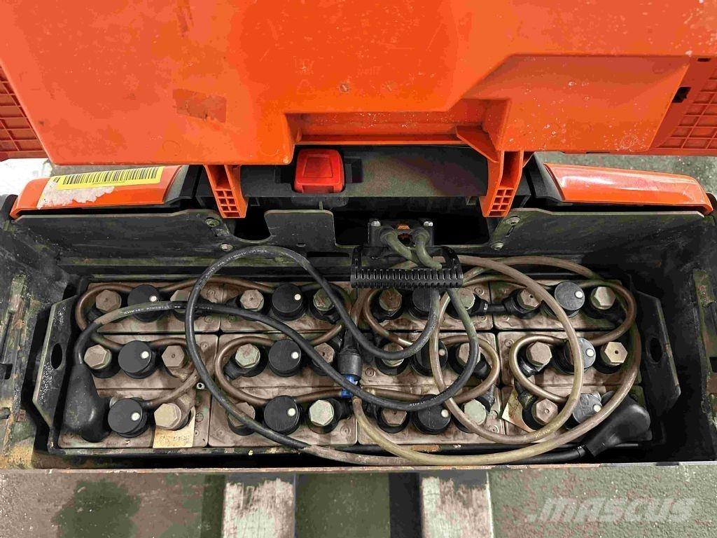 Toyota LWE 160 Lavansiirtotrukit