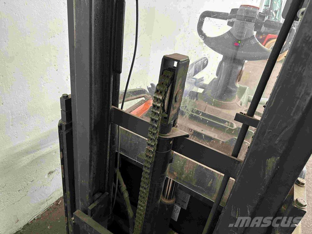 Toyota SPE 200 D Käyden ajettavat pinoamistrukit
