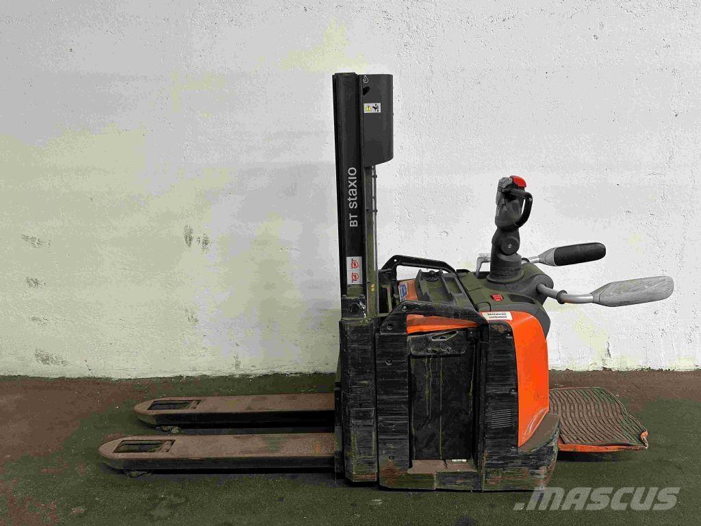 Toyota SPE 200 D Käyden ajettavat pinoamistrukit