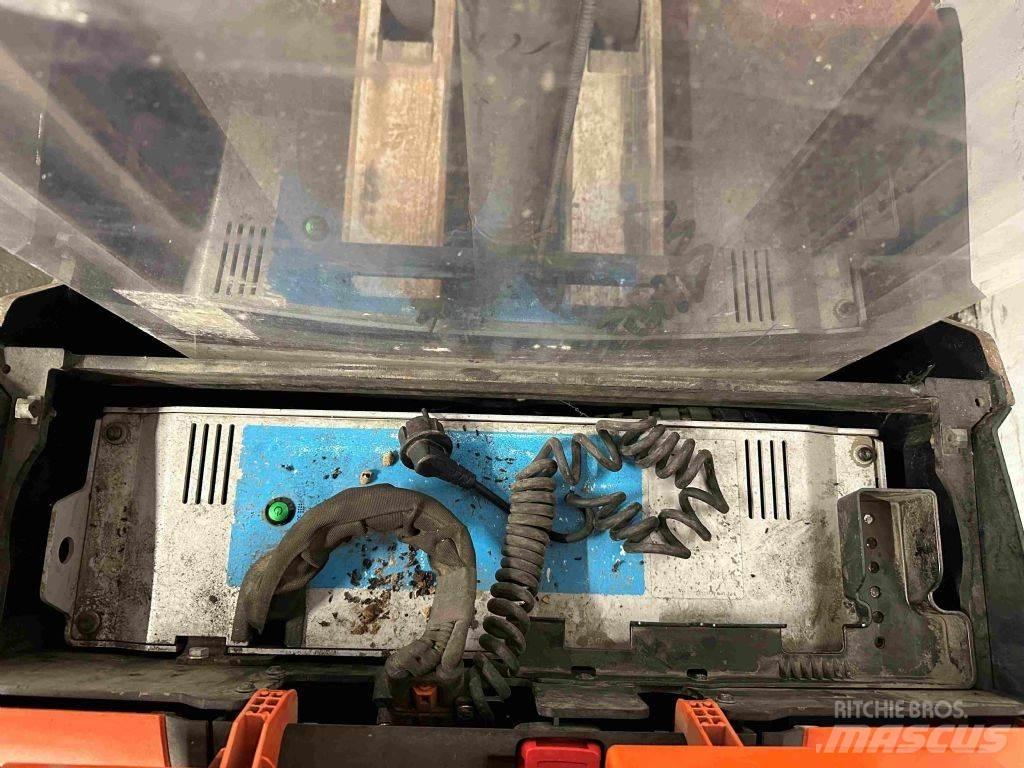Toyota SWE 120 Käyden ajettavat pinoamistrukit