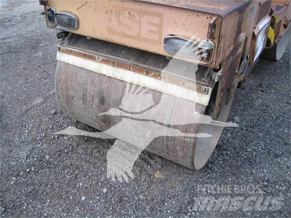 CASE W252 Yksivalssijyrät