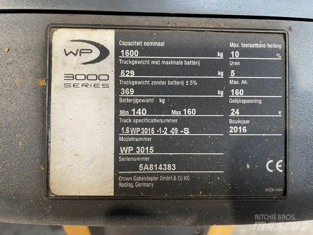 Crown WP3015 Käyden ajettavat pinoamistrukit