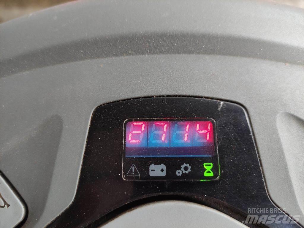 BT LWE250 Lavansiirtotrukit