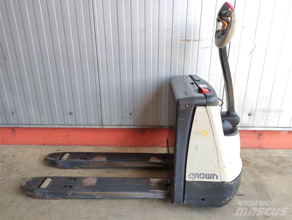 Crown WP2315 Lavansiirtotrukit