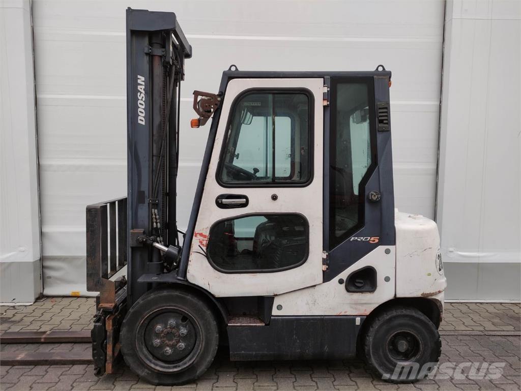 Doosan D25S-5 Dieseltrukit