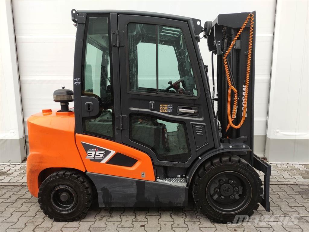 Doosan D35C-9 Dieseltrukit