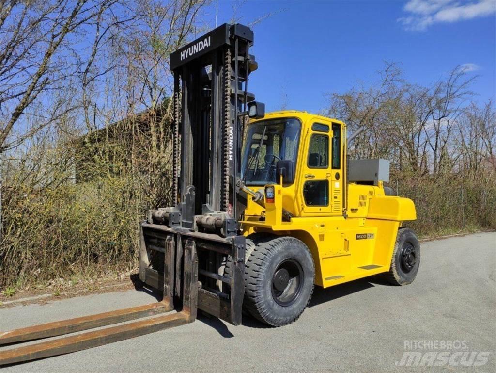 Hyundai 160D-7E Dieseltrukit