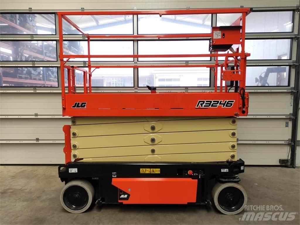 JLG R3246 Saksilavat