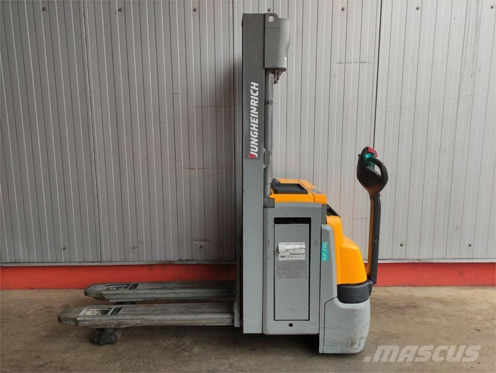 Jungheinrich EJC 216 Z Käyden ajettavat pinoamistrukit