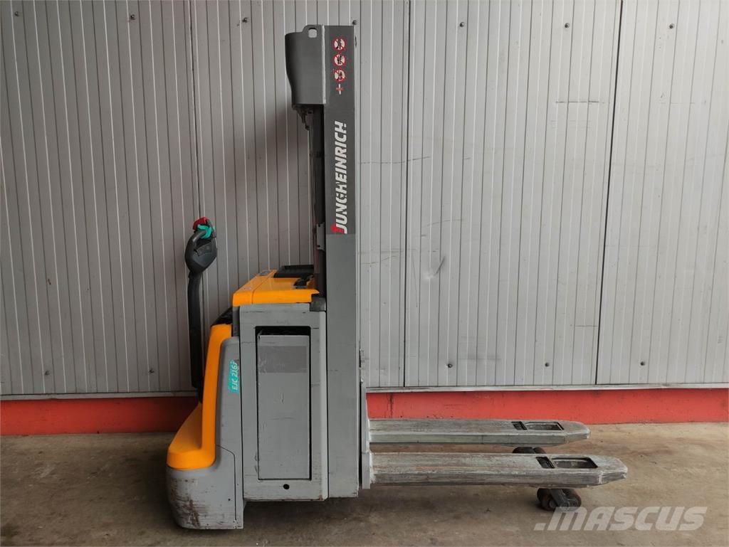 Jungheinrich EJC 216 Z Käyden ajettavat pinoamistrukit