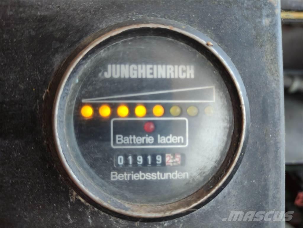 Jungheinrich EJC A 12.5 Käyden ajettavat pinoamistrukit