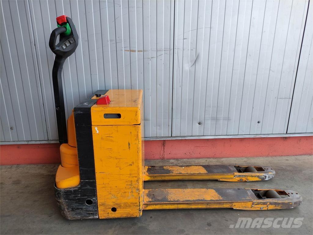Jungheinrich ELE16G Lavansiirtotrukit