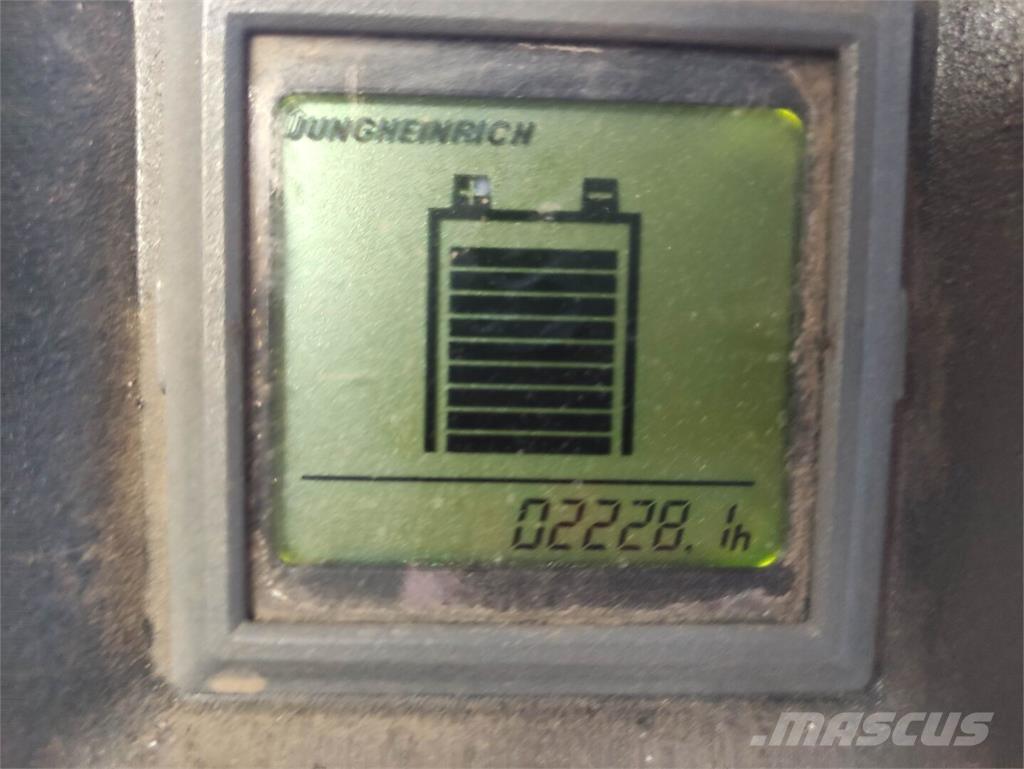 Jungheinrich ELE16G Lavansiirtotrukit