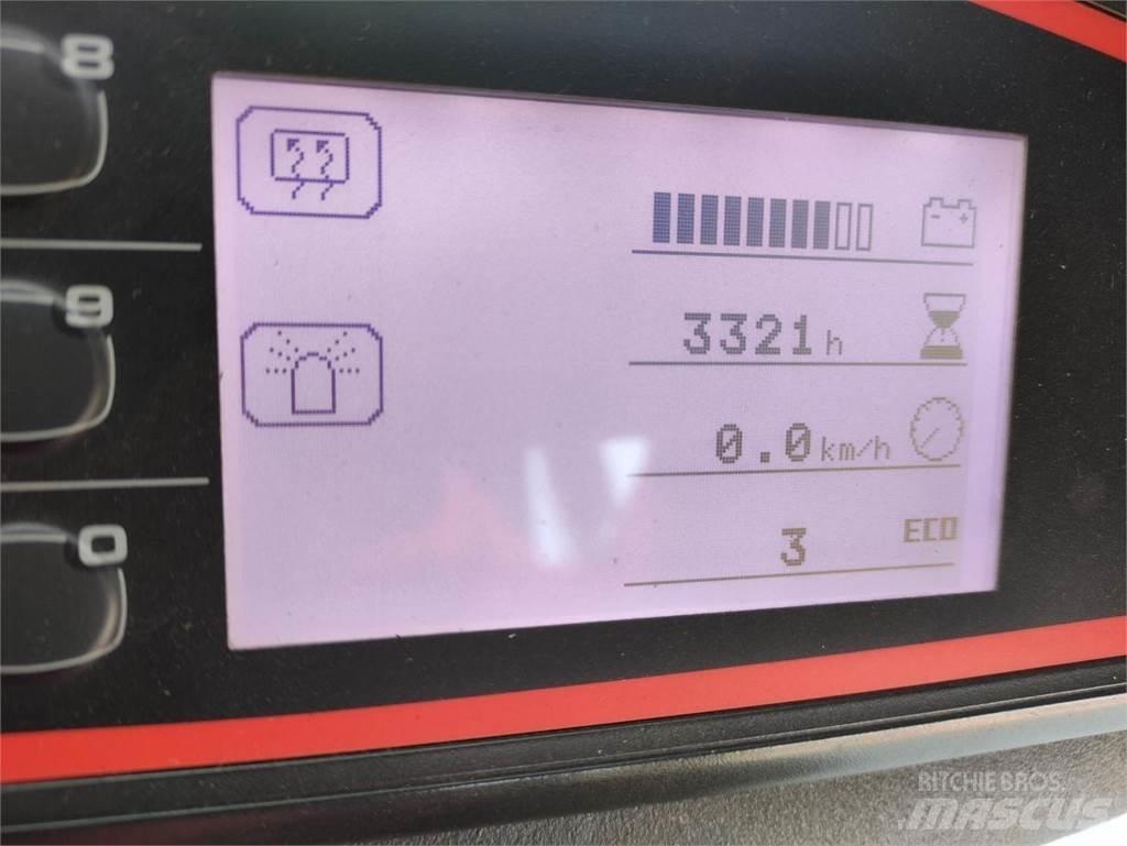 Linde P80 Vetotrukit