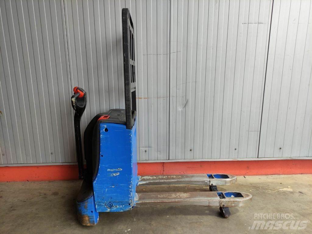 Linde T16 Lavansiirtotrukit