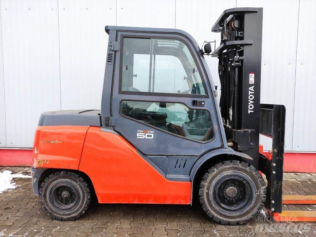 Toyota 40-8FD50N Dieseltrukit