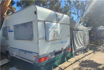 Knaus Azur Caravan