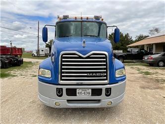Mack CXU 612