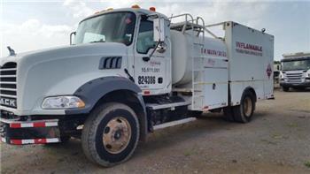 Mack Lube truck GU813E