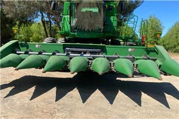 John Deere 893 CORN HEAD