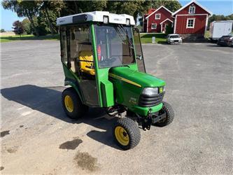 John Deere X 748