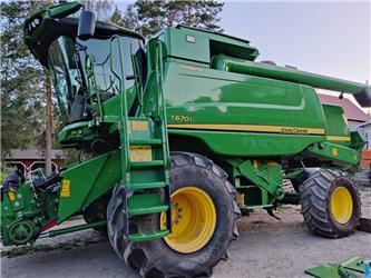 John Deere T 670 i