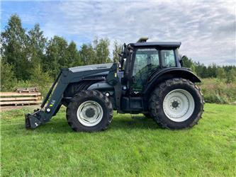 Valtra T 153