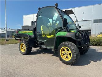 John Deere Gator