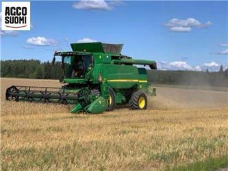 John Deere T560