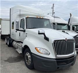 International LT625